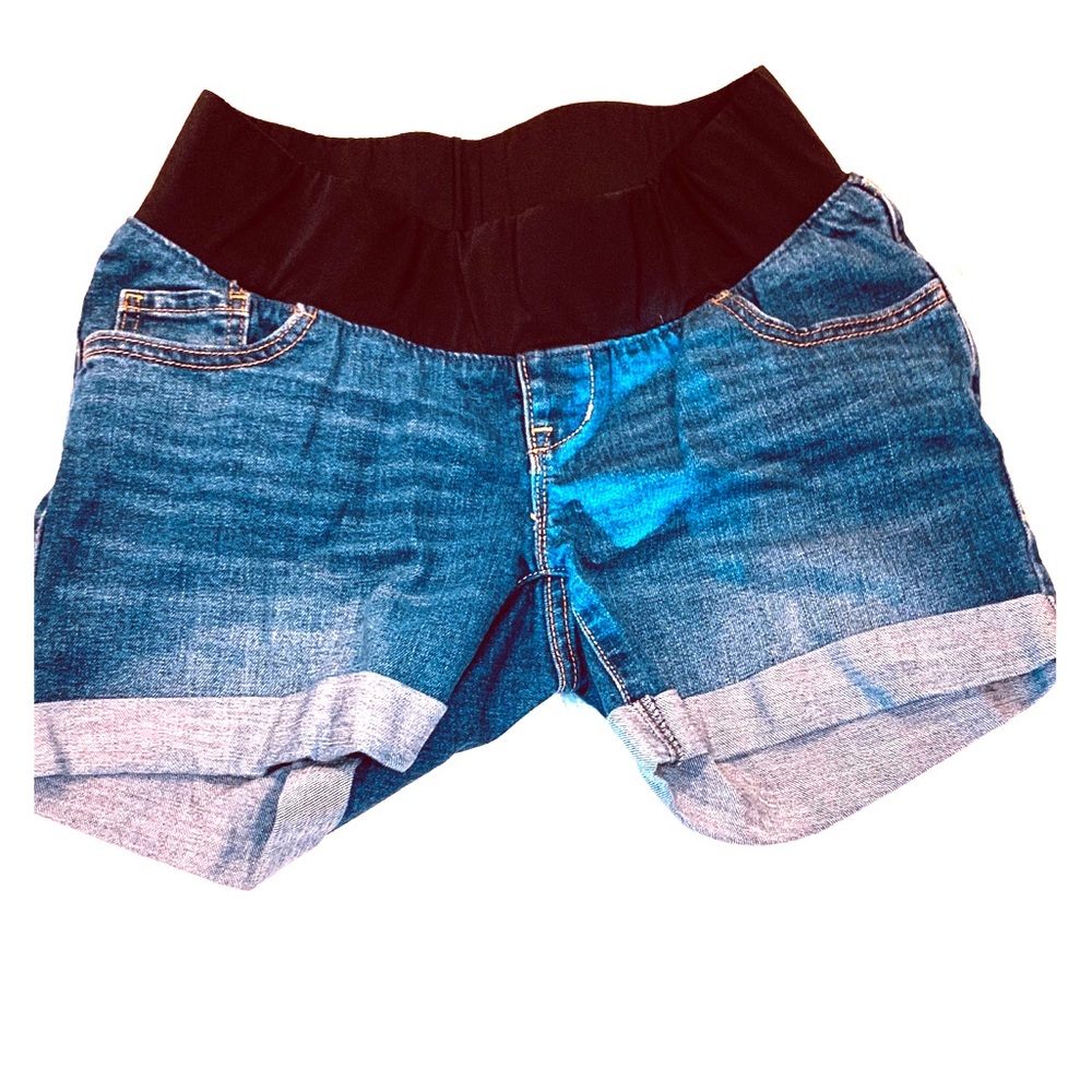 NWOT MATERNITY jean shorts size 4